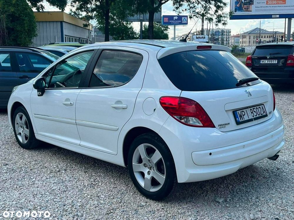 Peugeot 207 - 10
