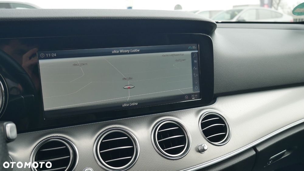 Mercedes-Benz Klasa E - 17