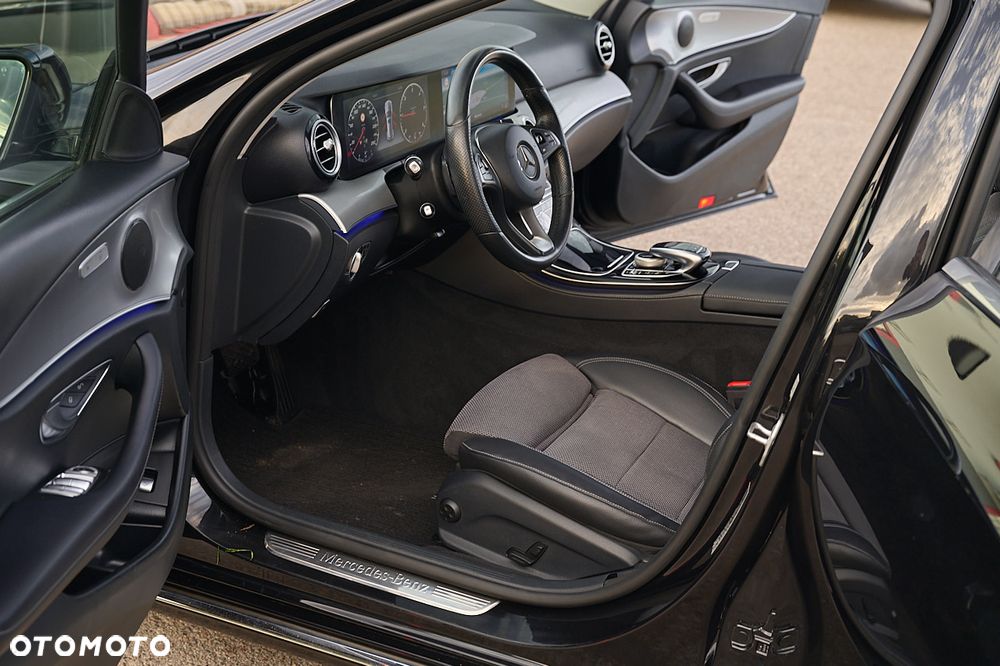 Mercedes-Benz Klasa E 220 d 9G-TRONIC - 17