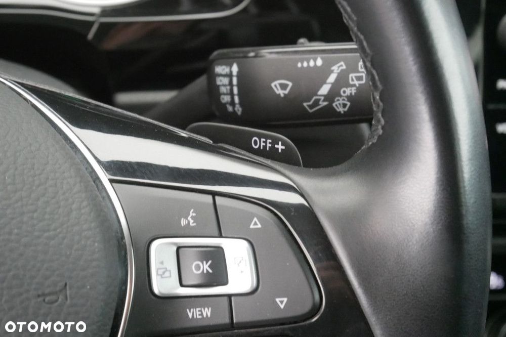 Volkswagen Touran - 24