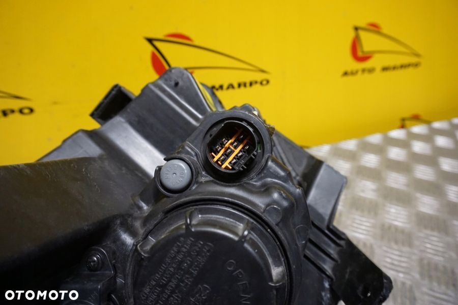 KIA SOUL 2012 2013 - REFLEKTOR LAMPA PRZÓD PRAWA Z LED USA - 12