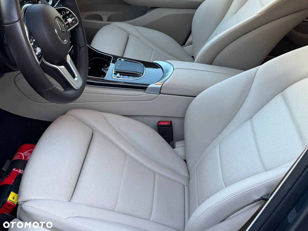 Mercedes-Benz GLC 300 de 4-Matic Business Edition - 16