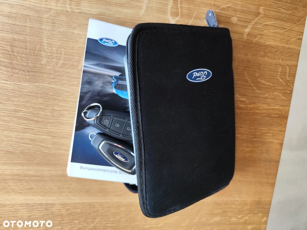 Ford Focus 1.0 EcoBoost Hybrid ST-LINE STYLE - 36