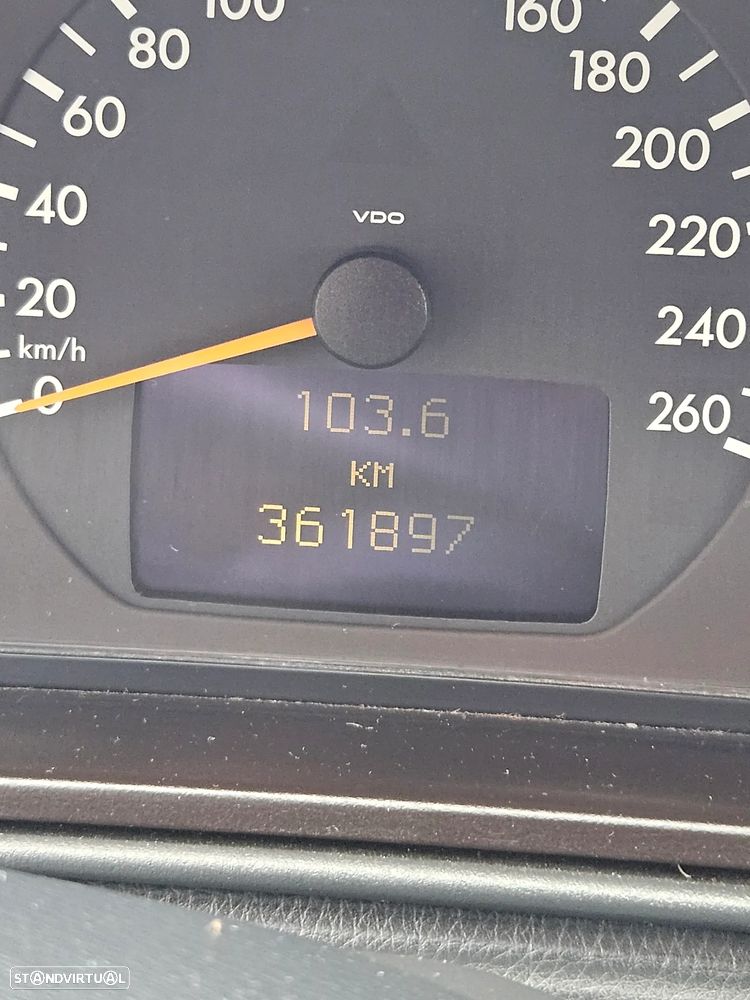 Mercedes-Benz E 220 - 8