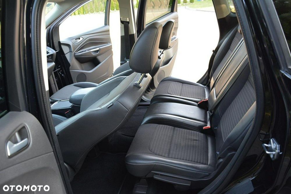 Ford Kuga 1.5 EcoBoost 2x4 Titanium - 18