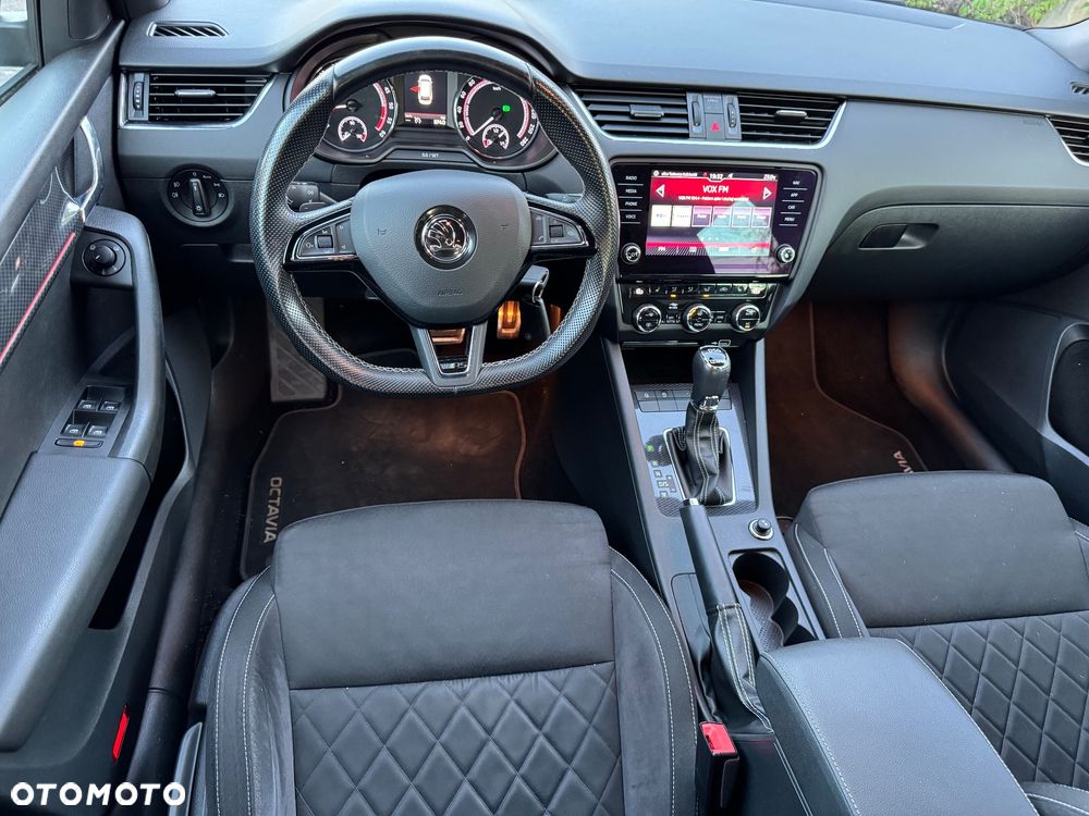 Skoda Octavia 2.0 TDI DSG RS - 19
