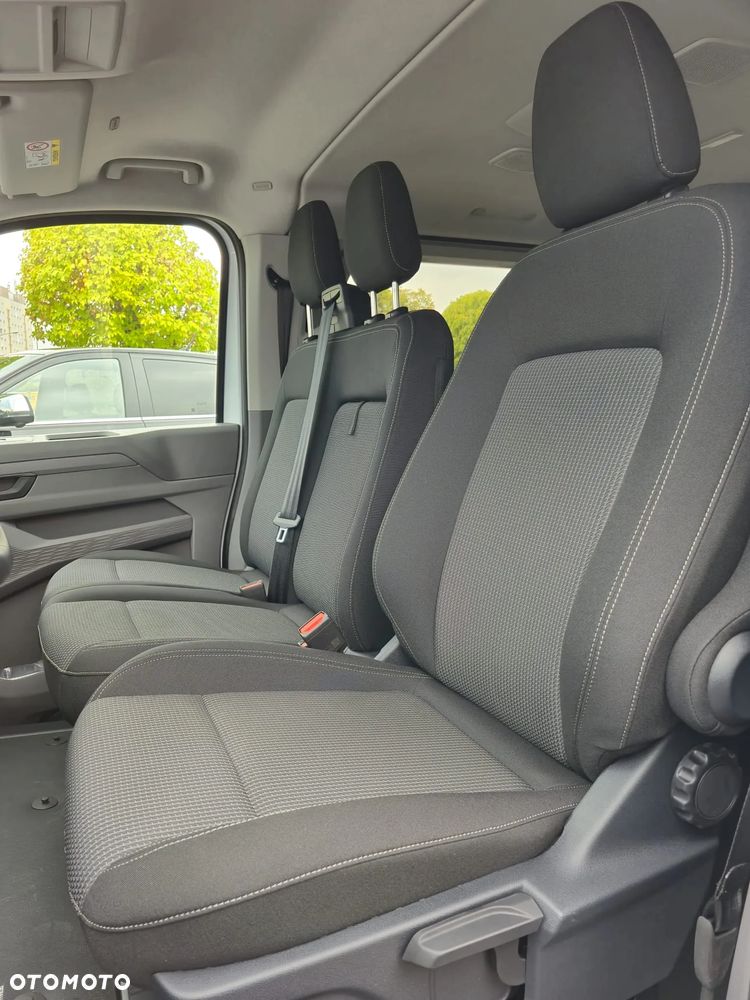 Volkswagen Caravelle - 11