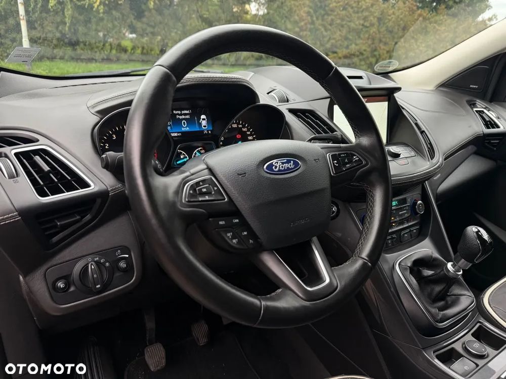 Ford Kuga 1.5 EcoBoost 2x4 Vignale - 6