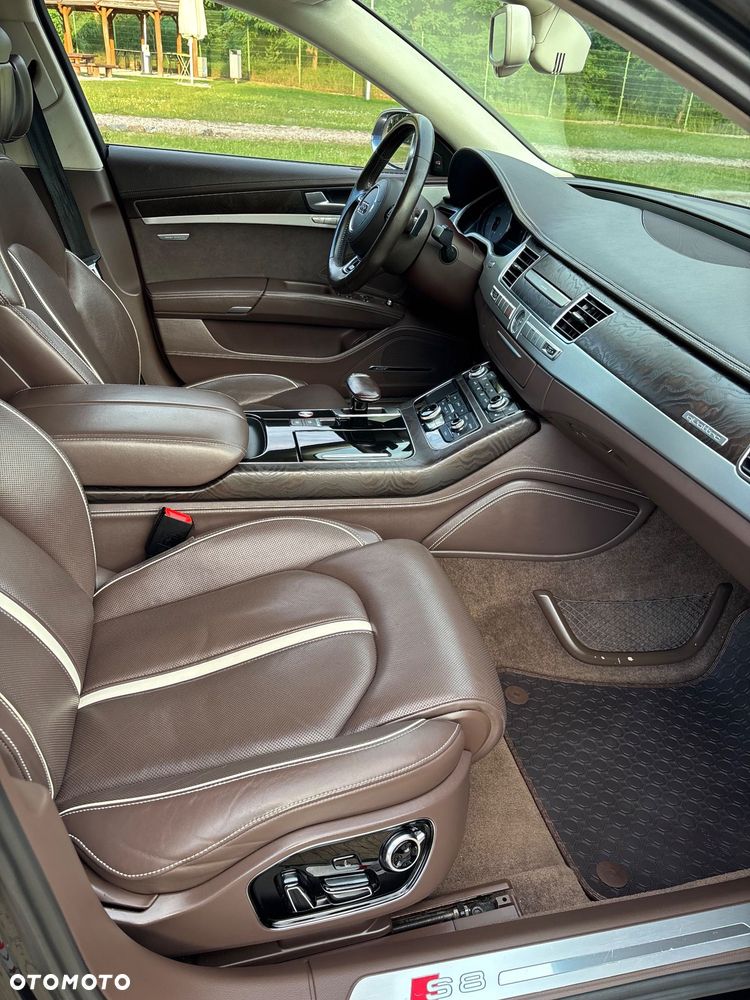 Audi S8 - 20