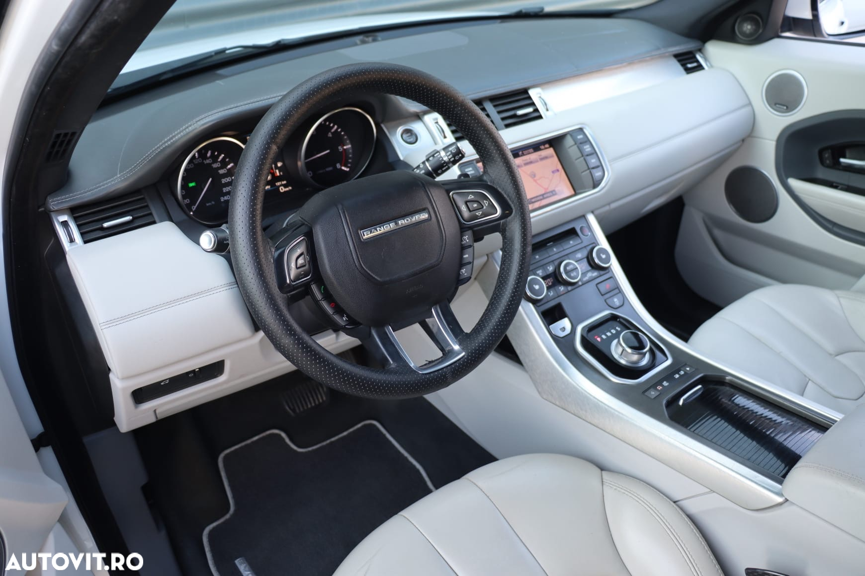 Land Rover Range Rover Evoque - 11