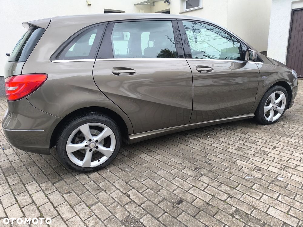 Mercedes-Benz Klasa B 180 CDI (BlueEFFICIENCY) - 8