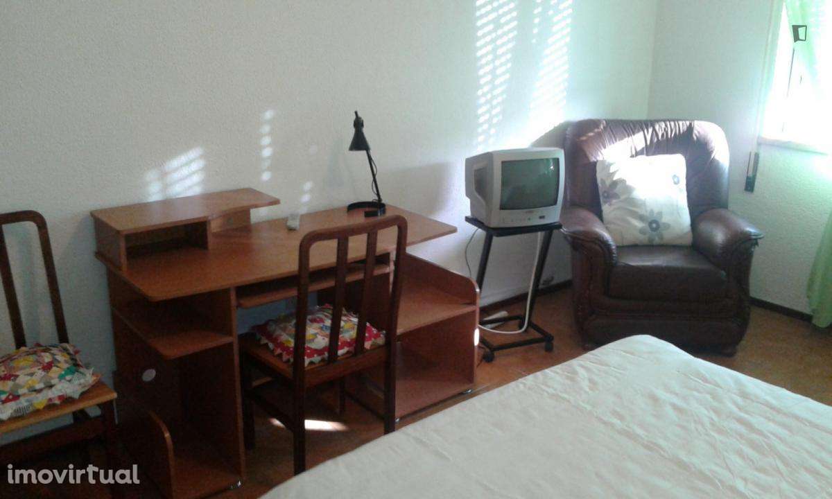 Quarto - localizado em Olivais Lisbon - Grande imagem: 3/9