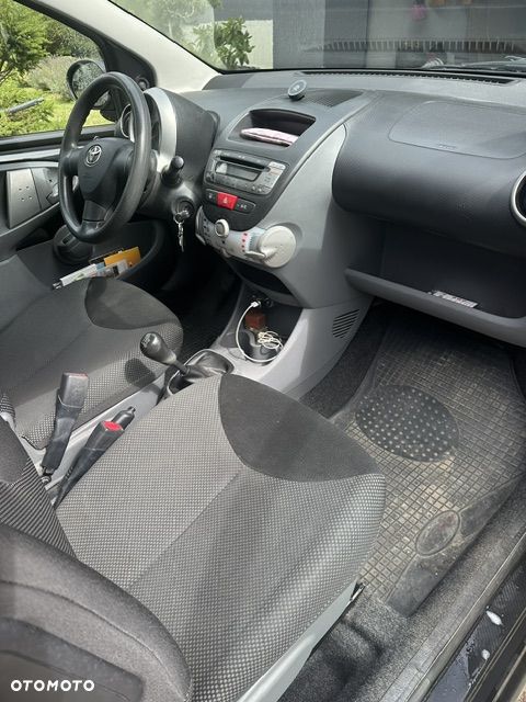Toyota Aygo 1.0 VVT-i Sol EU5 - 13