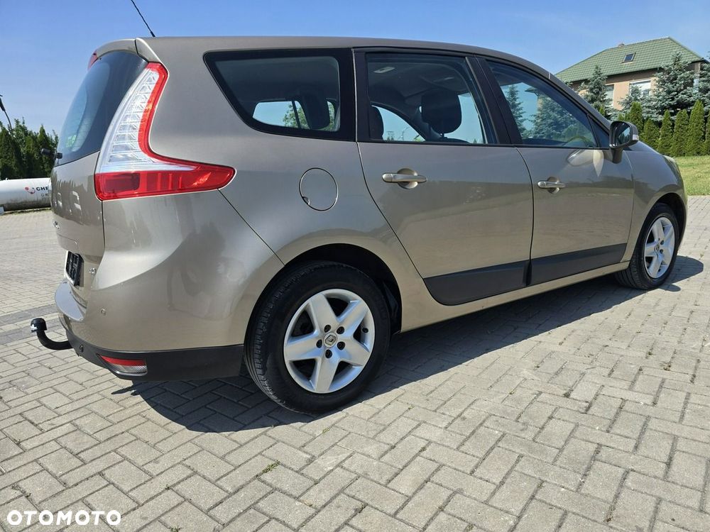 Renault Grand Scenic - 12
