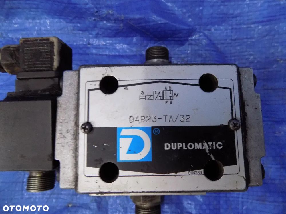 zawór hydrauliczny duplomatic d4p23-ta/32 cnh new holland case - 2