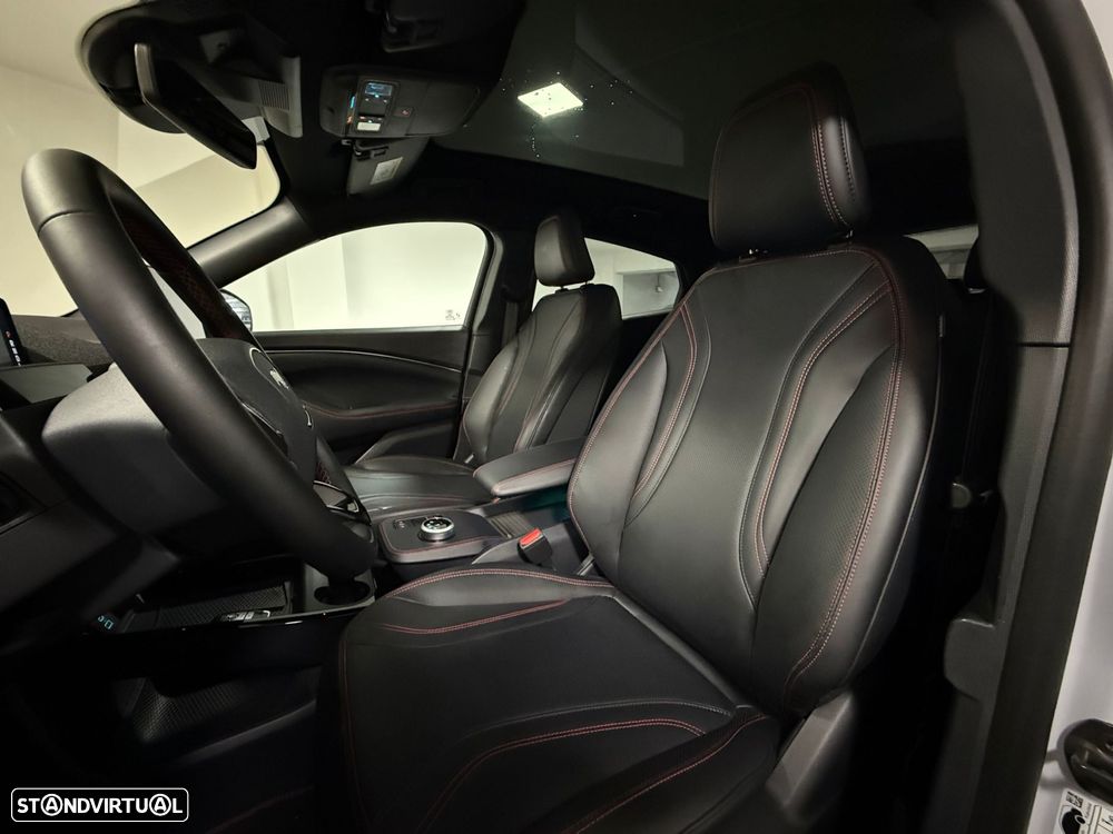 Ford Mustang Mach-E Alargada AWD - 22
