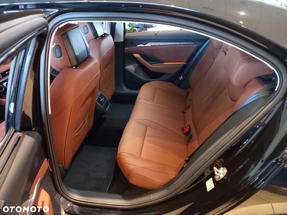 Skoda Superb 2.0 TDI SCR 4x4 L&K DSG - 6