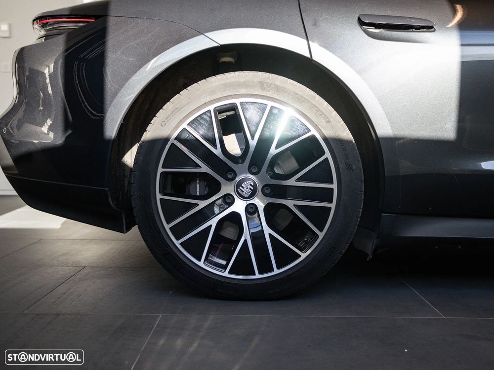 Porsche Taycan Standard - 16