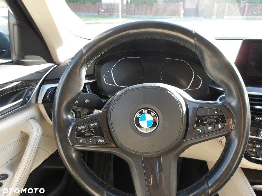 BMW Seria 5 520d Luxury Line - 12