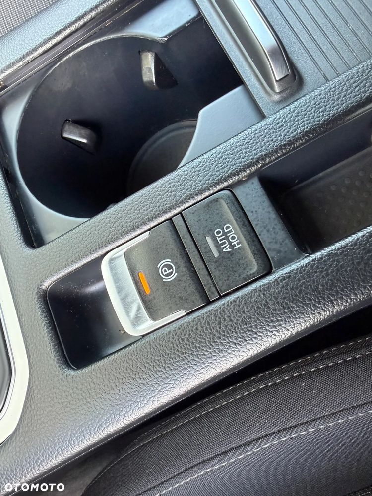 Volkswagen Passat Variant 1.4 TSI BMT ACT Trendline DSG - 26