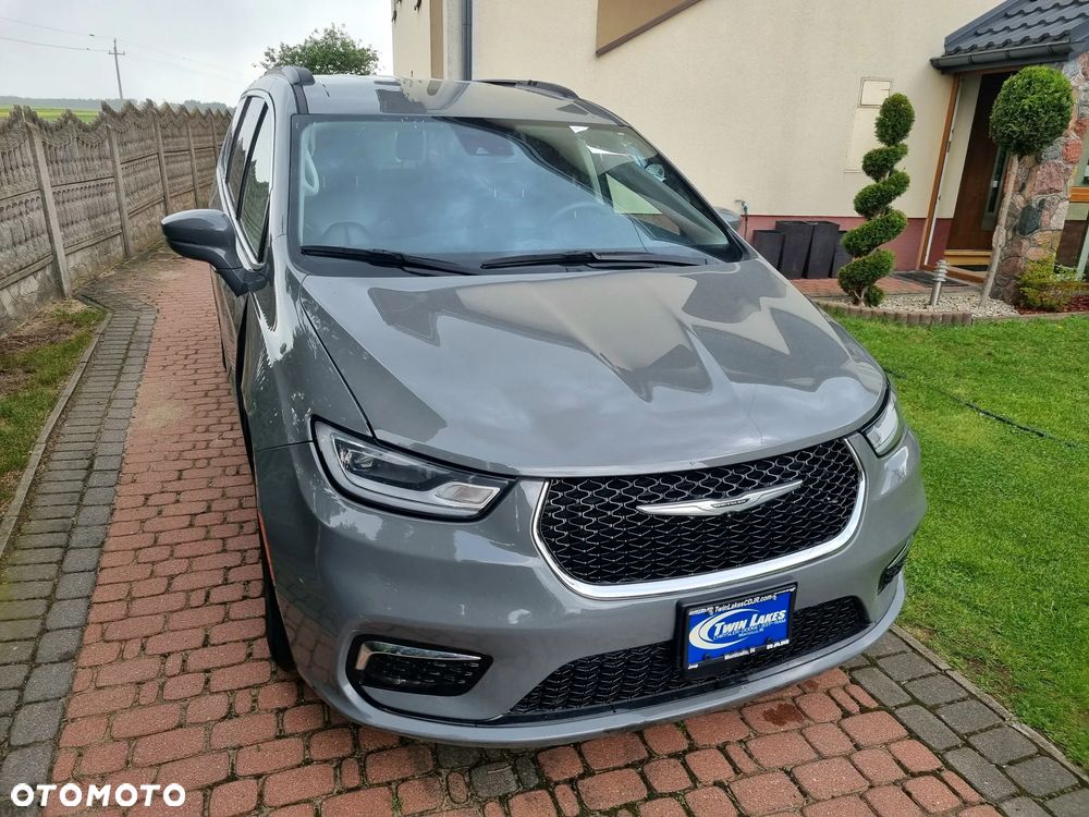 Chrysler Pacifica - 17