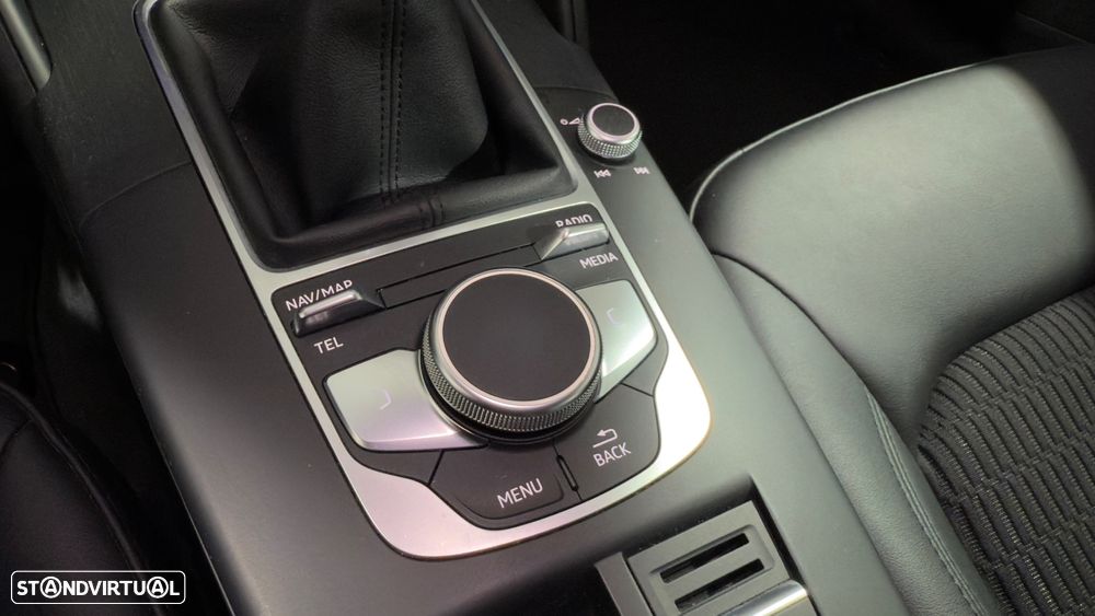 Audi A3 Sportback 30 TFSI design - 31