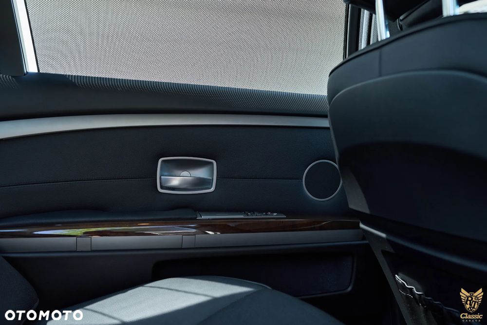 BMW Seria 7 750i L - 18