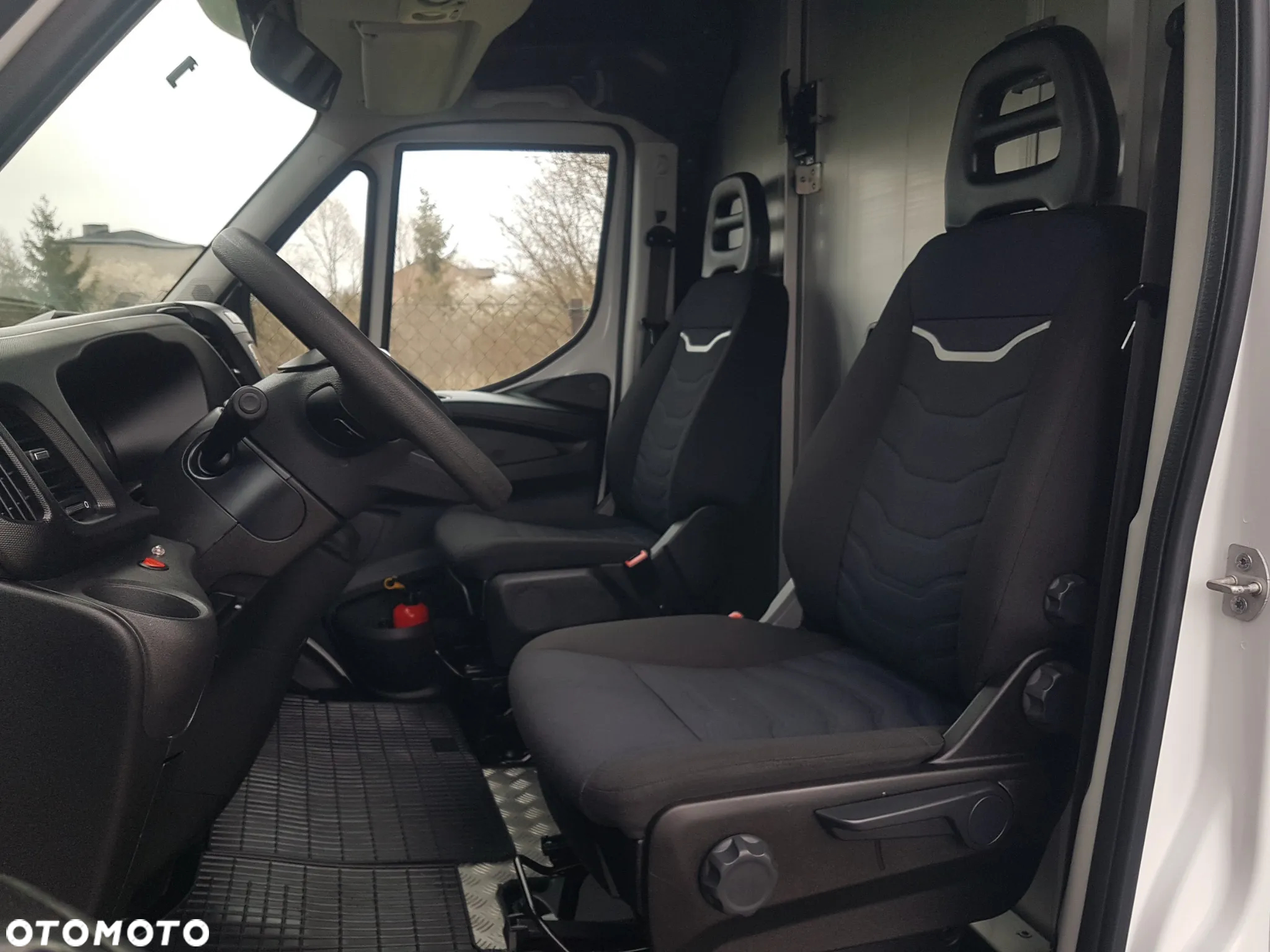 Iveco DAILY KONTENER NISKOPODŁOGOWY 4,43x2,23x2,42 SKLEP BAR FOODTRUCK KAMPER KLIMA - 7