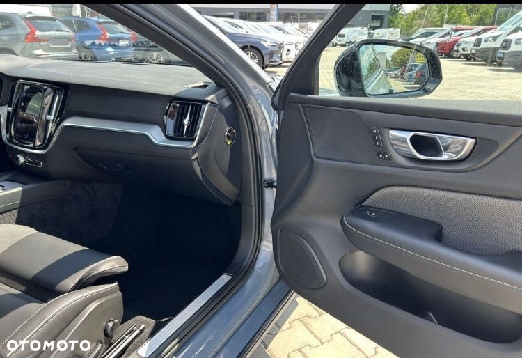 Volvo S60 B4 B R-Design - 32