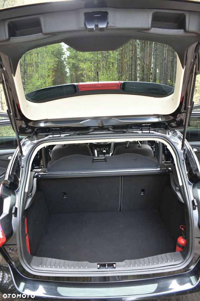 Ford Focus 1.6 TDCi DPF Trend - 12