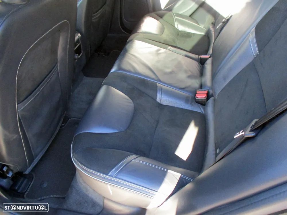 Volvo V60 2.0 D4 R-Design Summum Geartronic - 47