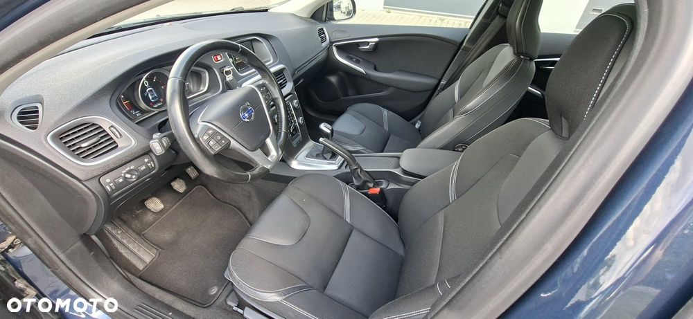 Volvo V40 D4 Momentum - 7