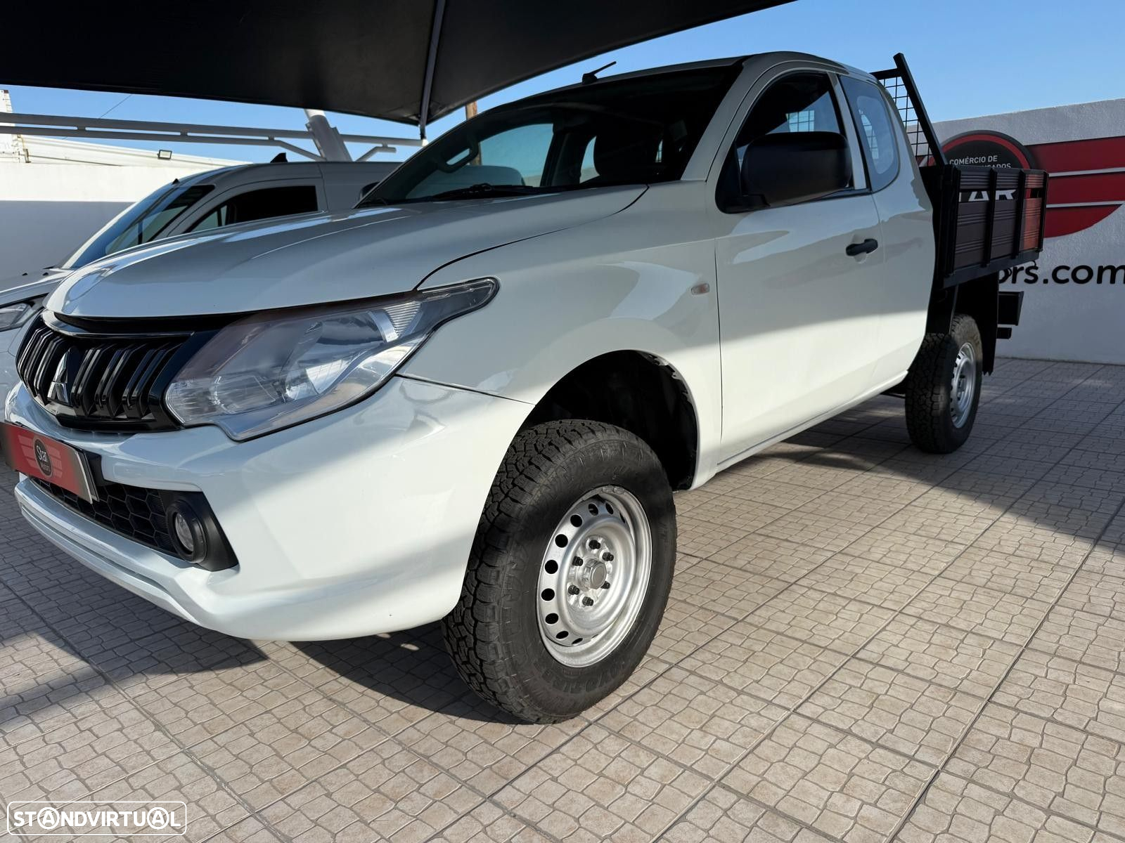 Mitsubishi L200 2.4 DI-D Club Campera 4WD - 4