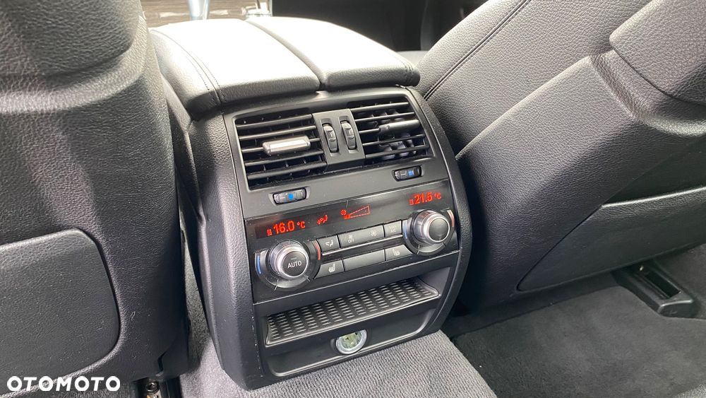 BMW Seria 5 520d Luxury Line - 33