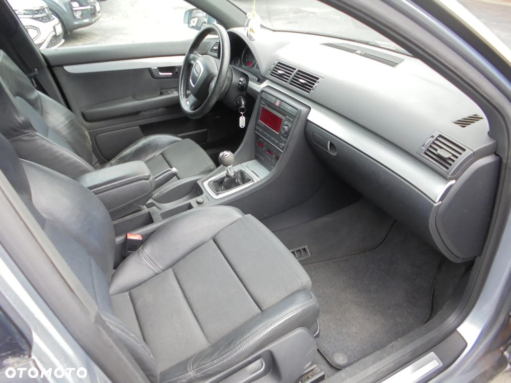 Audi A4 Avant 2.0 T FSI - 13