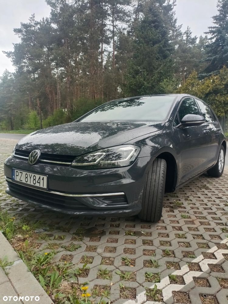 Volkswagen Golf - 1