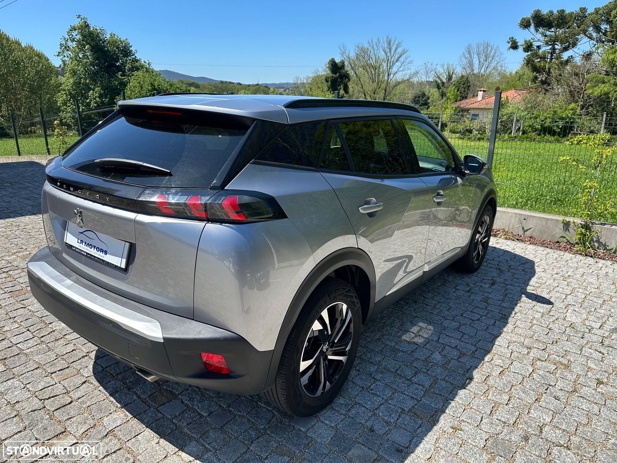 Peugeot 2008 1.5 BlueHDi Allure Pack EAT8 - 4