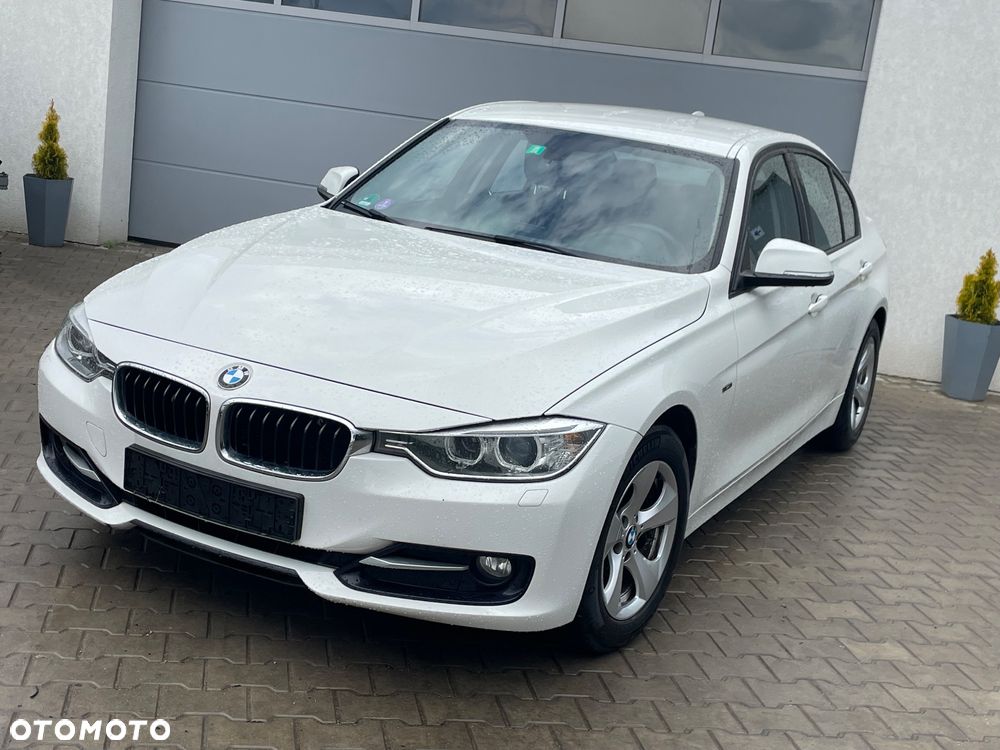BMW Seria 3 320i Sport Line - 2