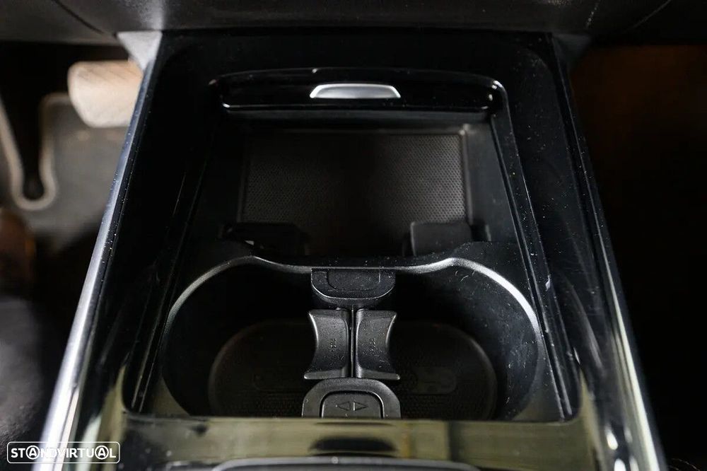Mercedes-Benz GLB 200 d - 54