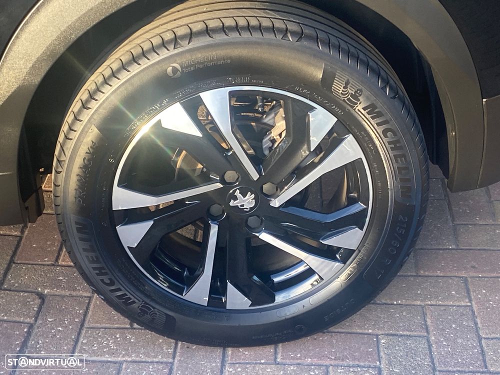 Peugeot 2008 1.2 PureTech GT Pack EAT8 - 22