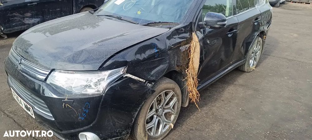 Dezmembrari / Dezmembrez Mitsubishi Outlander 2.0 cutie viteze manuală 5 trepte cod culoare X42A - 2