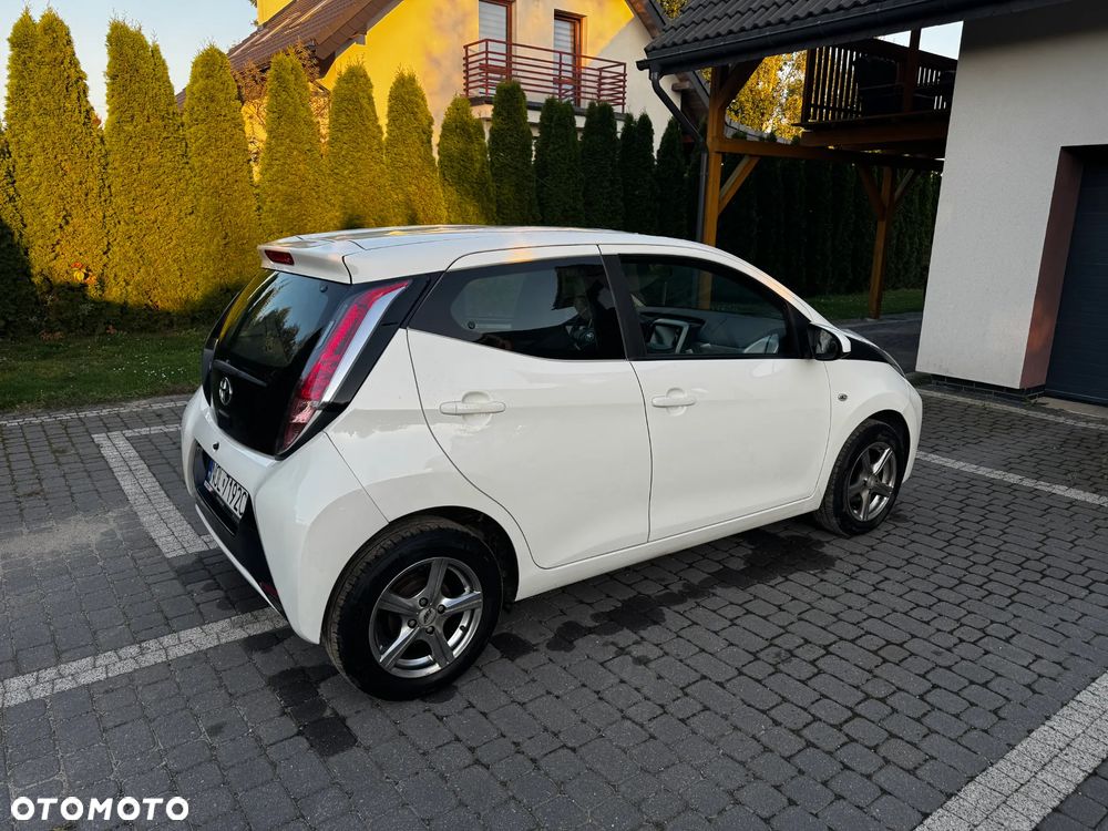 Toyota Aygo 2015 photo 2