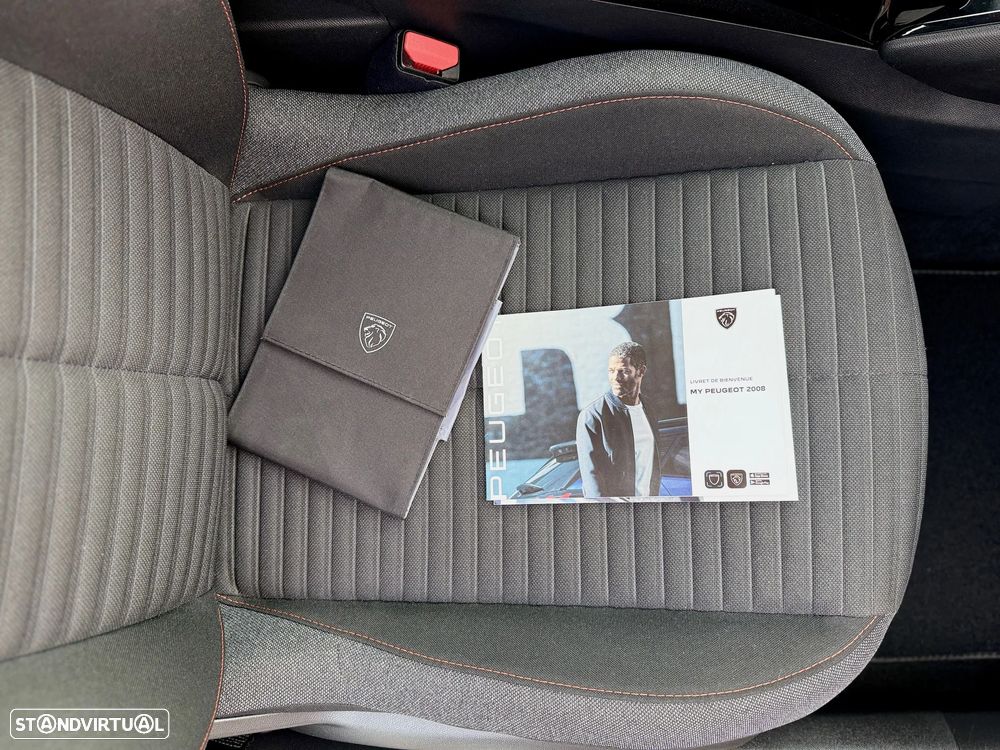 Peugeot 2008 1.2 PureTech Active Pack EAT8 - 8