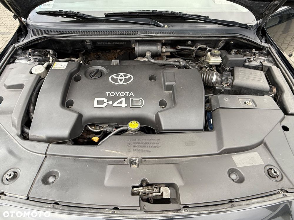 Toyota Avensis 2.0 D-4D - 11