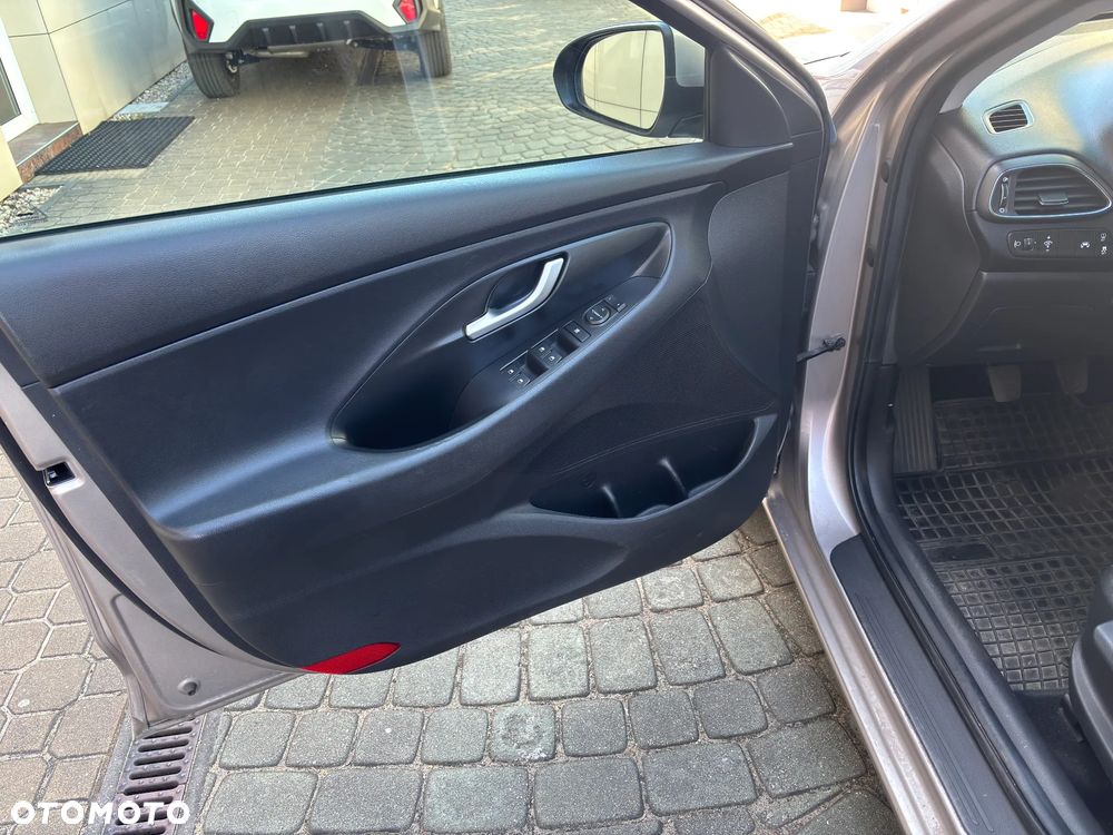 Hyundai i30 1.4 Classic + - 14
