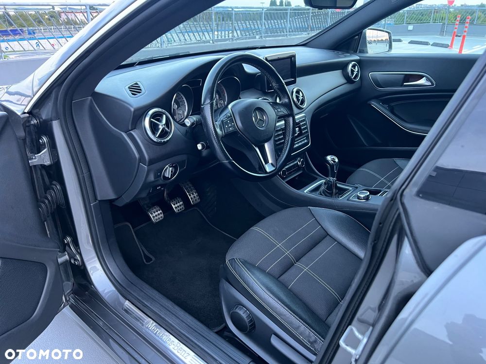 Mercedes-Benz CLA 180 BlueEffICIENCY Edition - 14