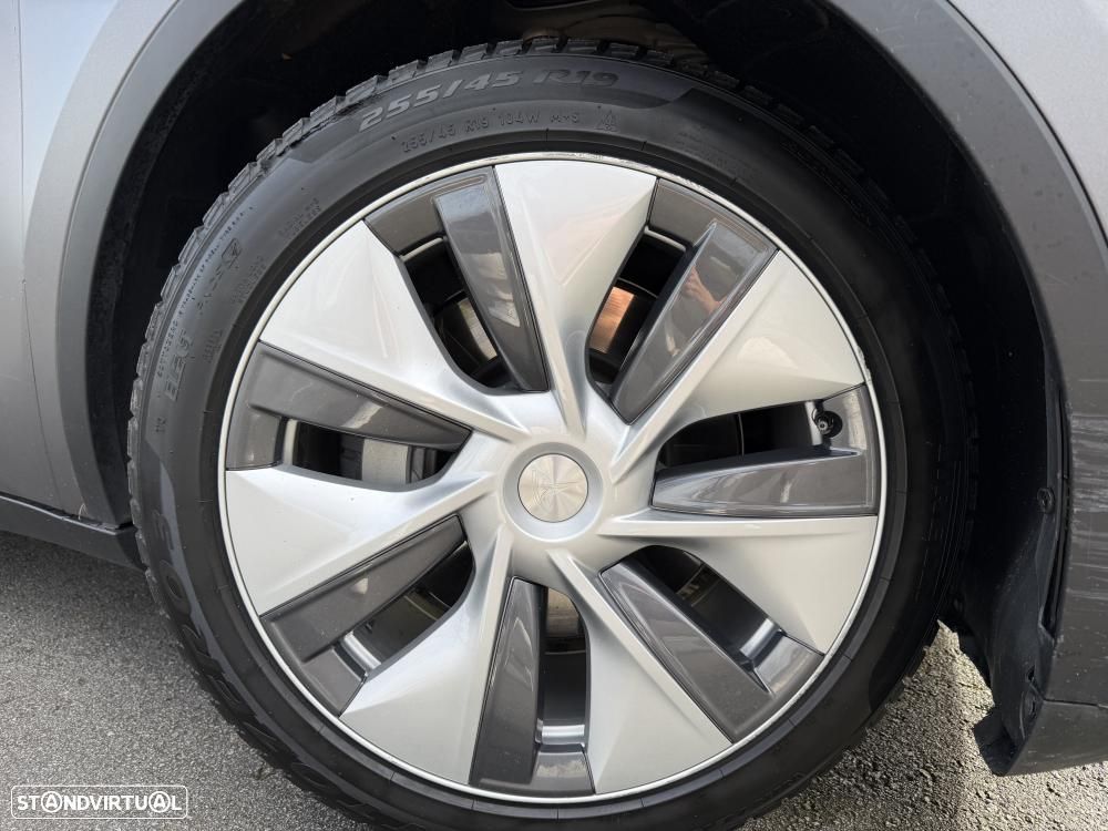 Tesla Model Y Long Range Dual Motor AWD - 3