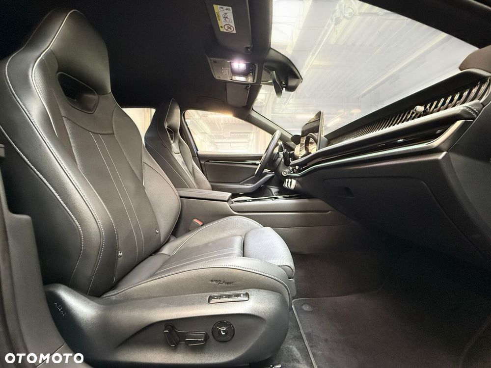 Skoda Superb 2.0 TDI SCR 4x4 Sportline DSG - 25