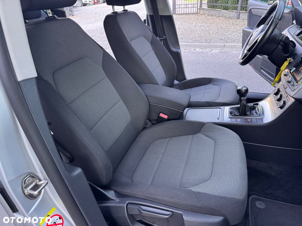 Volkswagen Passat 2.0 TDI Sportline - 19