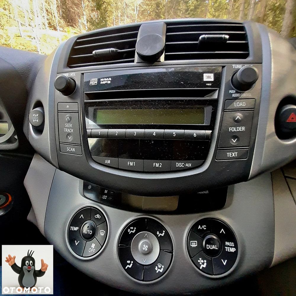 Toyota RAV4 - 8